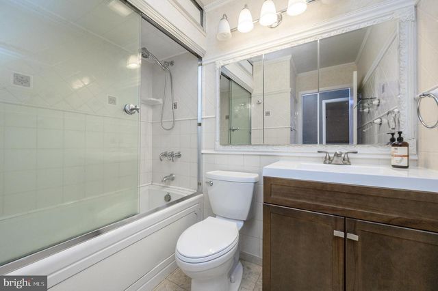 7 EBBTIDE LN, Willingboro, NJ 08046