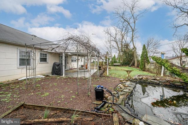 7 EBBTIDE LN, Willingboro, NJ 08046