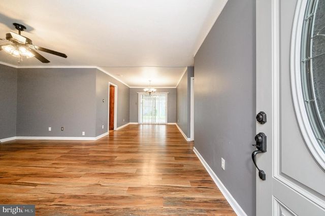 7 EBBTIDE LN, Willingboro, NJ 08046