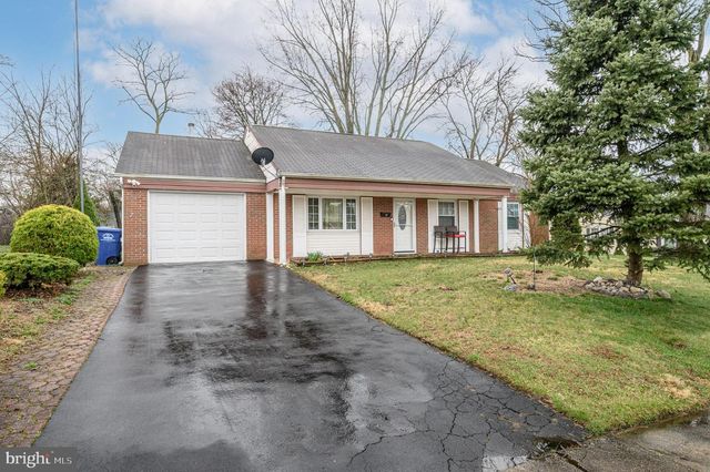 7 EBBTIDE LN, Willingboro, NJ 08046