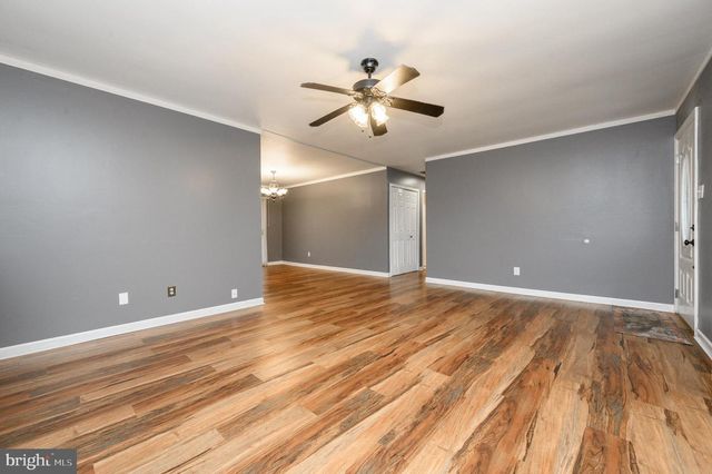 7 EBBTIDE LN, Willingboro, NJ 08046