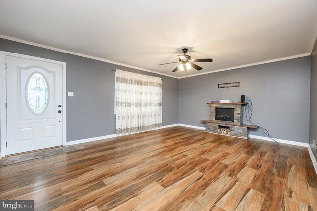 7 EBBTIDE LN, Willingboro, NJ 08046