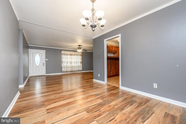 7 EBBTIDE LN, Willingboro, NJ 08046