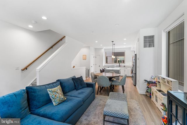 3107 BIRCHVIEW WALK, Philadelphia, PA 19125