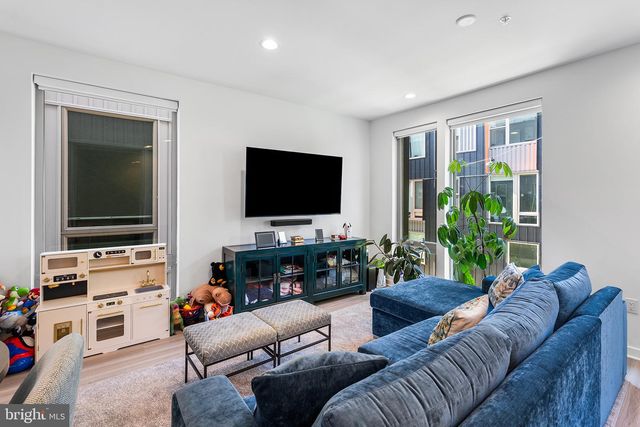 3107 BIRCHVIEW WALK, Philadelphia, PA 19125