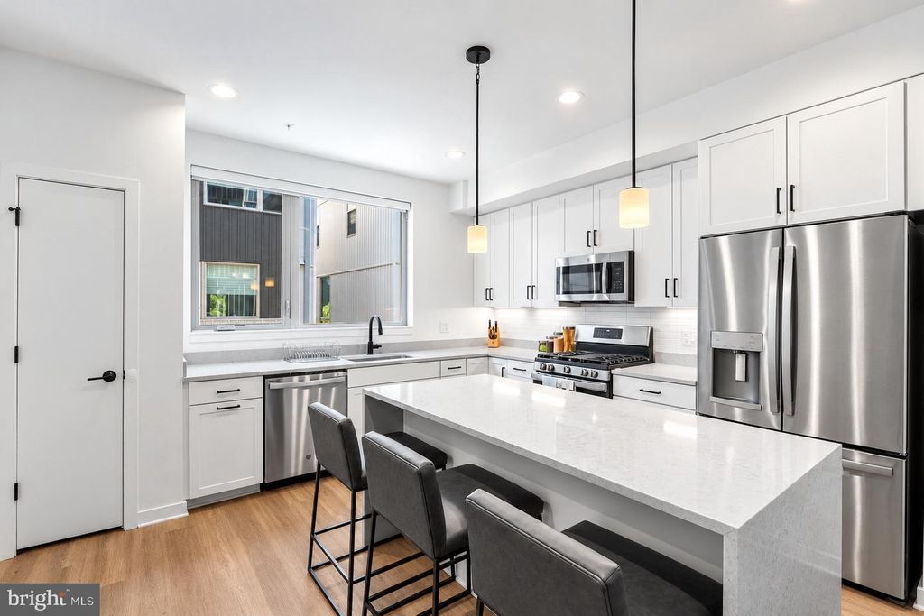 3107 BIRCHVIEW WALK, Philadelphia, PA 19125