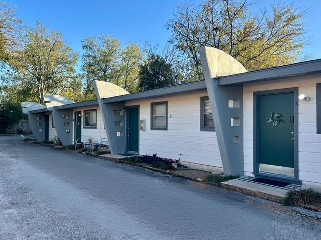 5213 Joe Sayers Ave 2, Austin, TX 78756