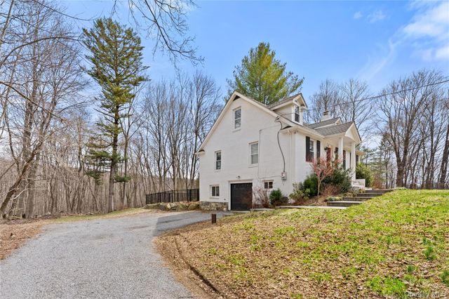 70 Oscawana Lake Road, Putnam Valley, NY 10579