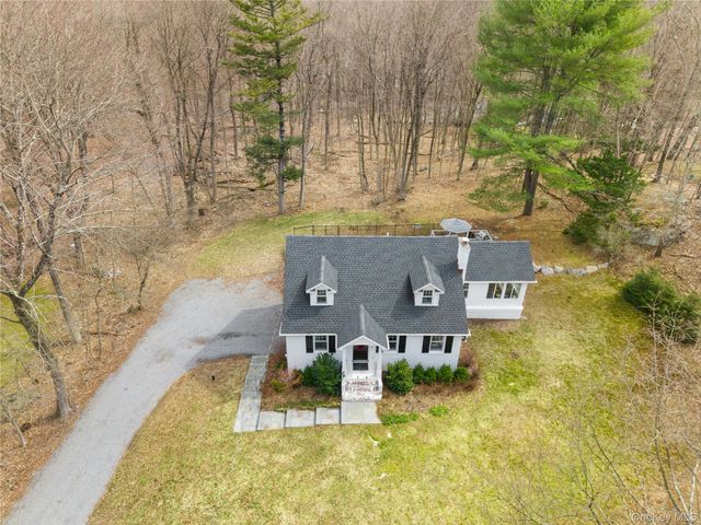 70 Oscawana Lake Road, Putnam Valley, NY 10579