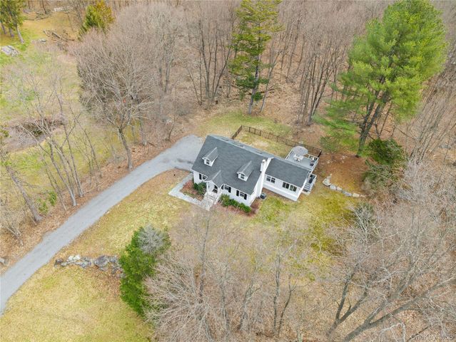 70 Oscawana Lake Road, Putnam Valley, NY 10579