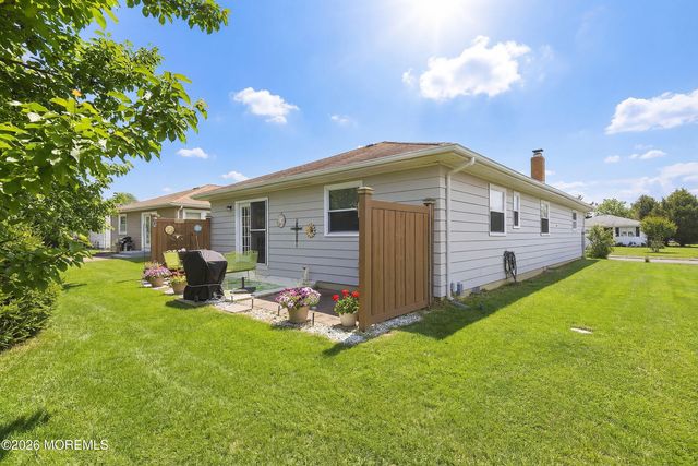 10 Abaco Street, Toms River, NJ 08757