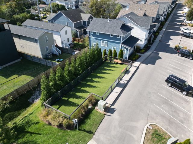 1016 Treaty Oaks Dr, Nashville, TN 37209