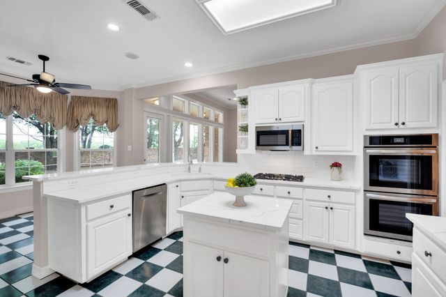 616 Forest Edge Lane, Ovilla, TX 75154