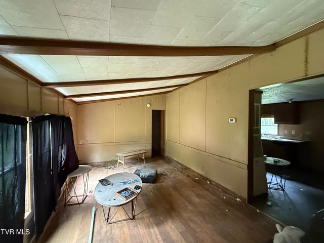 733 Taggart Avenue, Big Stone Gap, VA 24219