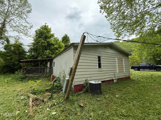 733 Taggart Avenue, Big Stone Gap, VA 24219