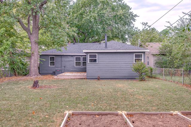 3711 S Knoxville Avenue, Tulsa, OK 74135