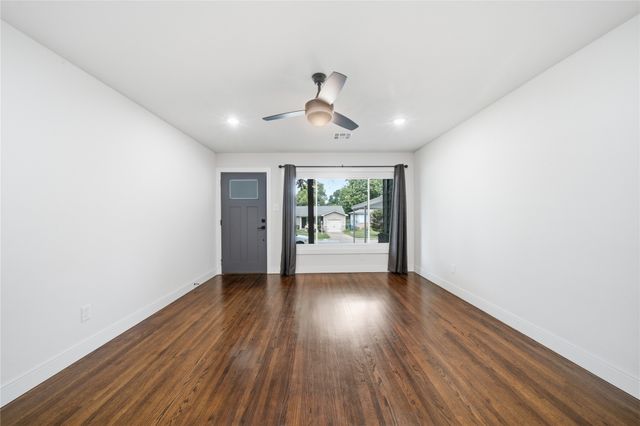 3711 S Knoxville Avenue, Tulsa, OK 74135