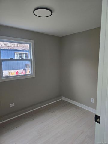 16 Jennifer Court, Poughkeepsie, NY 12601