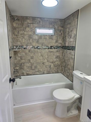 16 Jennifer Court, Poughkeepsie, NY 12601