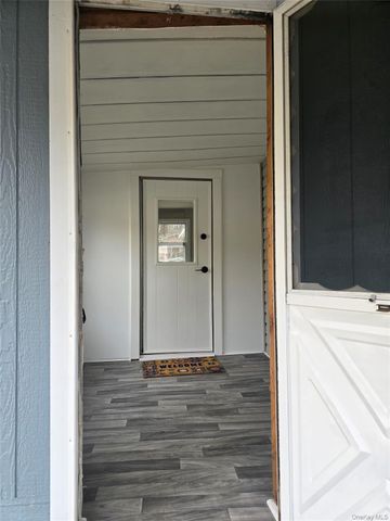 16 Jennifer Court, Poughkeepsie, NY 12601