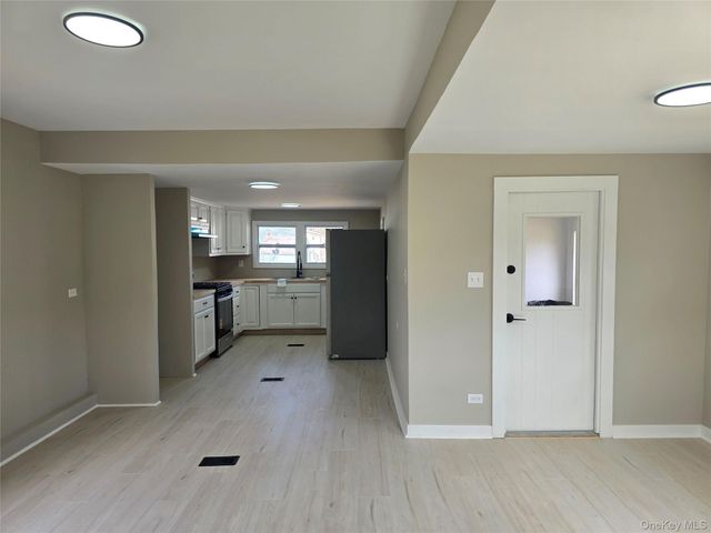 16 Jennifer Court, Poughkeepsie, NY 12601