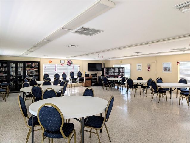 5949 EASY STREET I36, Bradenton, FL 34207