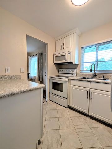 5949 EASY STREET I36, Bradenton, FL 34207