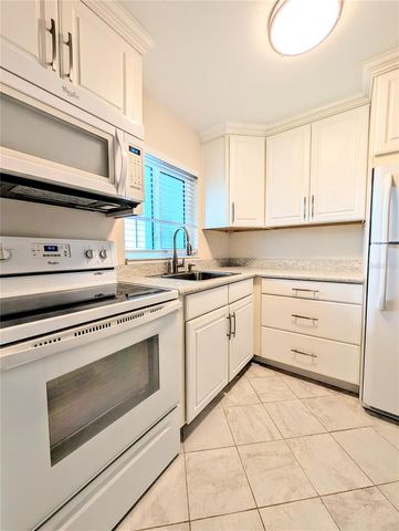 5949 EASY STREET I36, Bradenton, FL 34207