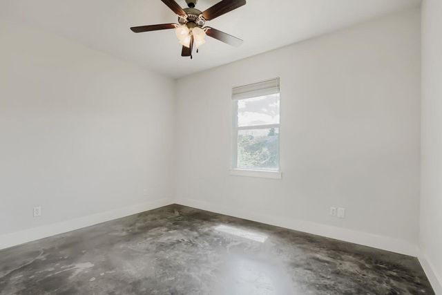 20401 Siesta Shores DR, Spicewood, TX 78669