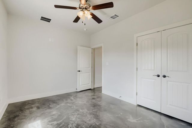 20401 Siesta Shores DR, Spicewood, TX 78669