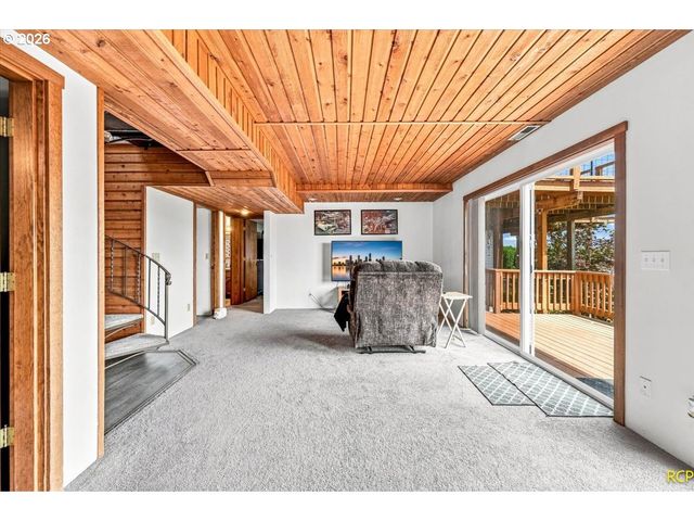 1720 9TH St, Columbia City, OR 97018