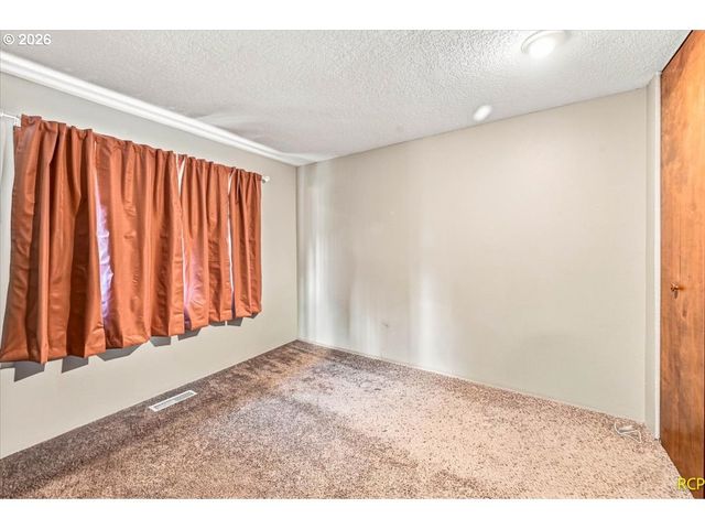 1720 9TH St, Columbia City, OR 97018