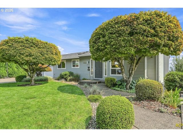 1720 9TH St, Columbia City, OR 97018