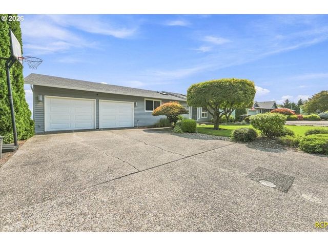 1720 9TH St, Columbia City, OR 97018