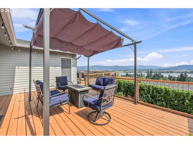 1720 9TH St, Columbia City, OR 97018