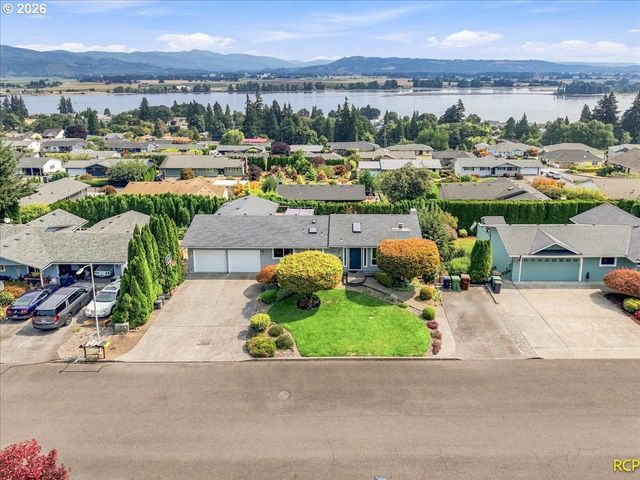 1720 9TH St, Columbia City, OR 97018