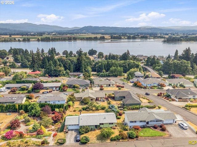 1720 9TH St, Columbia City, OR 97018