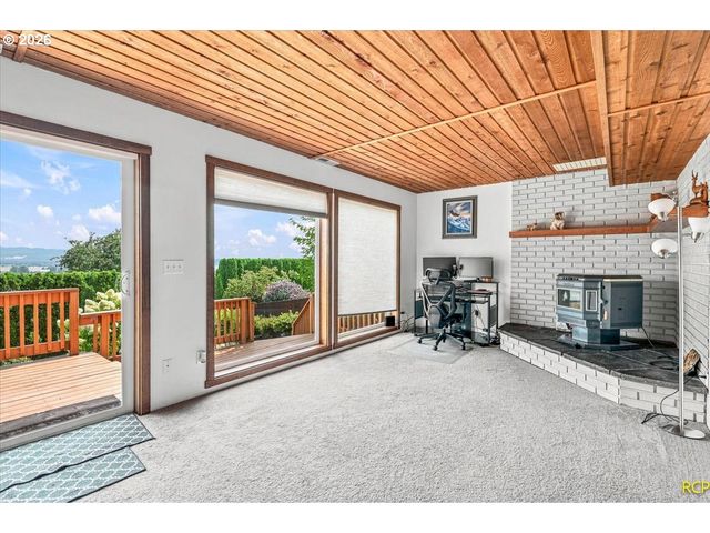 1720 9TH St, Columbia City, OR 97018