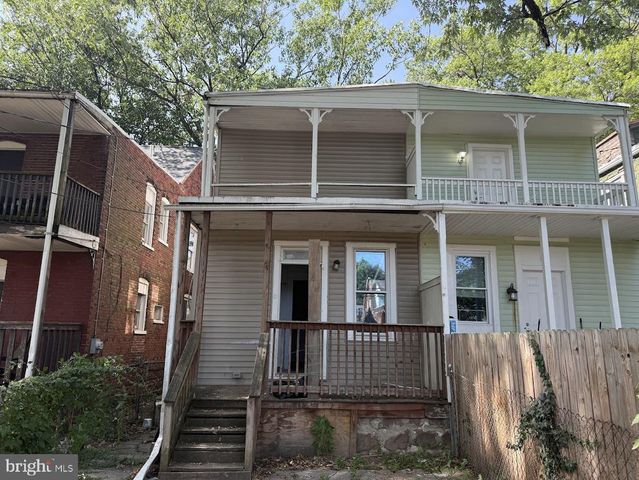 1825 BOAS ST, Harrisburg, PA 17103