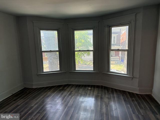 1825 BOAS ST, Harrisburg, PA 17103