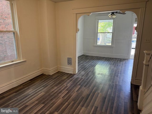 1825 BOAS ST, Harrisburg, PA 17103