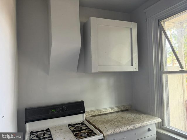 1825 BOAS ST, Harrisburg, PA 17103
