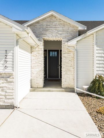 1296 Angela St, Chubbuck, ID 83202