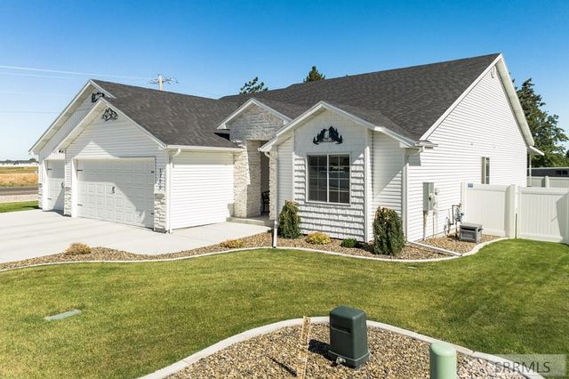 1296 Angela St, Chubbuck, ID 83202