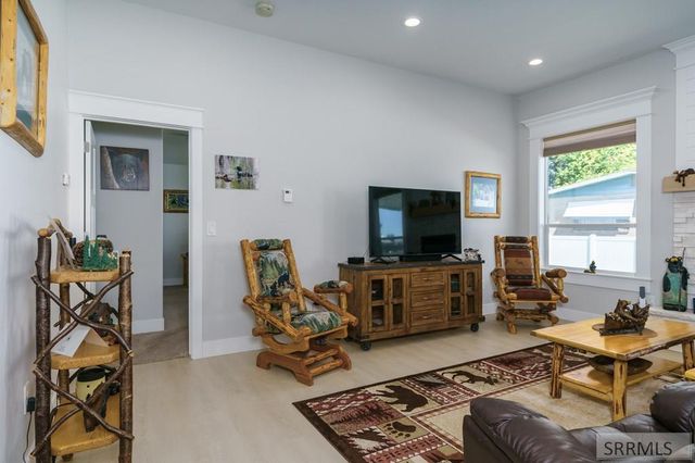 1296 Angela St, Chubbuck, ID 83202