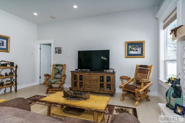 1296 Angela St, Chubbuck, ID 83202
