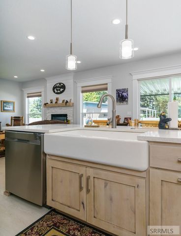 1296 Angela St, Chubbuck, ID 83202