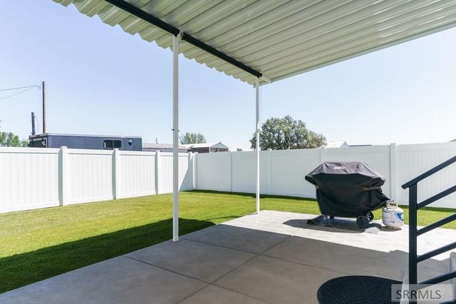 1296 Angela St, Chubbuck, ID 83202