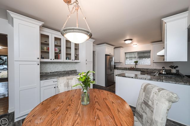 11115 Canterbury Drive, Sterling Heights, MI 48312