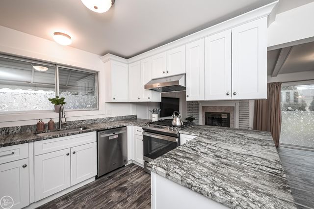 11115 Canterbury Drive, Sterling Heights, MI 48312